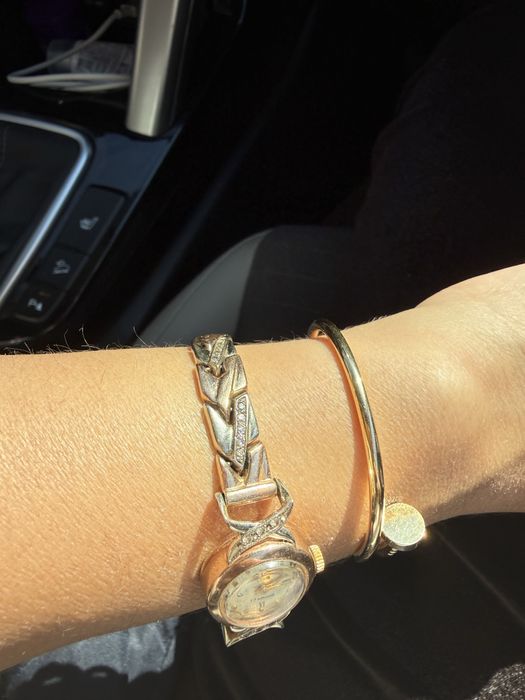 Золотые женские часы