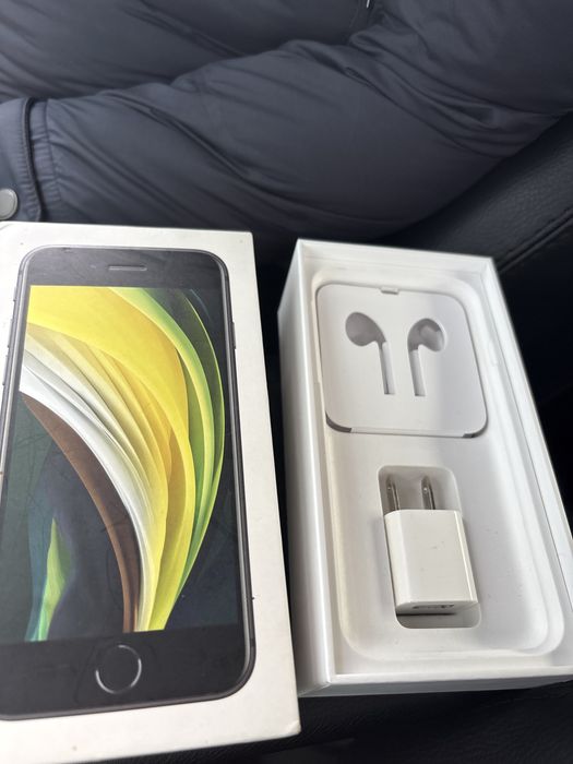Iphone se 2020 продам