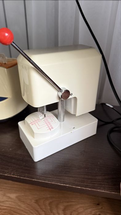 Аппараты для изготовления очков.