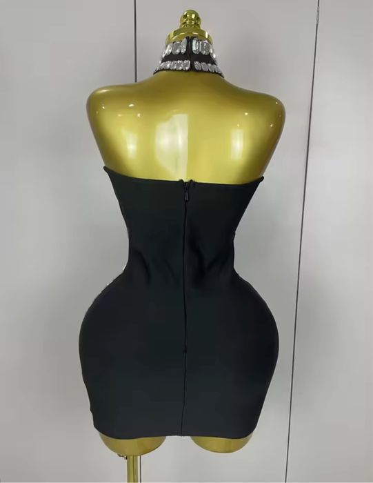 Rochie cu pietre si colier
