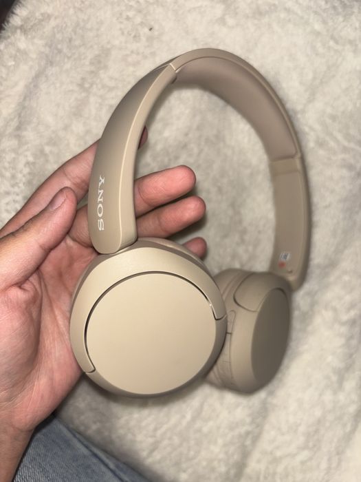 Продаю Sony WH-CH520 в бежевом цвете