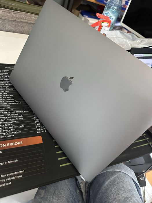 Macbook pro 16 inch 2019 touch bar i9 16gb 1 tb radeon pro 5500’