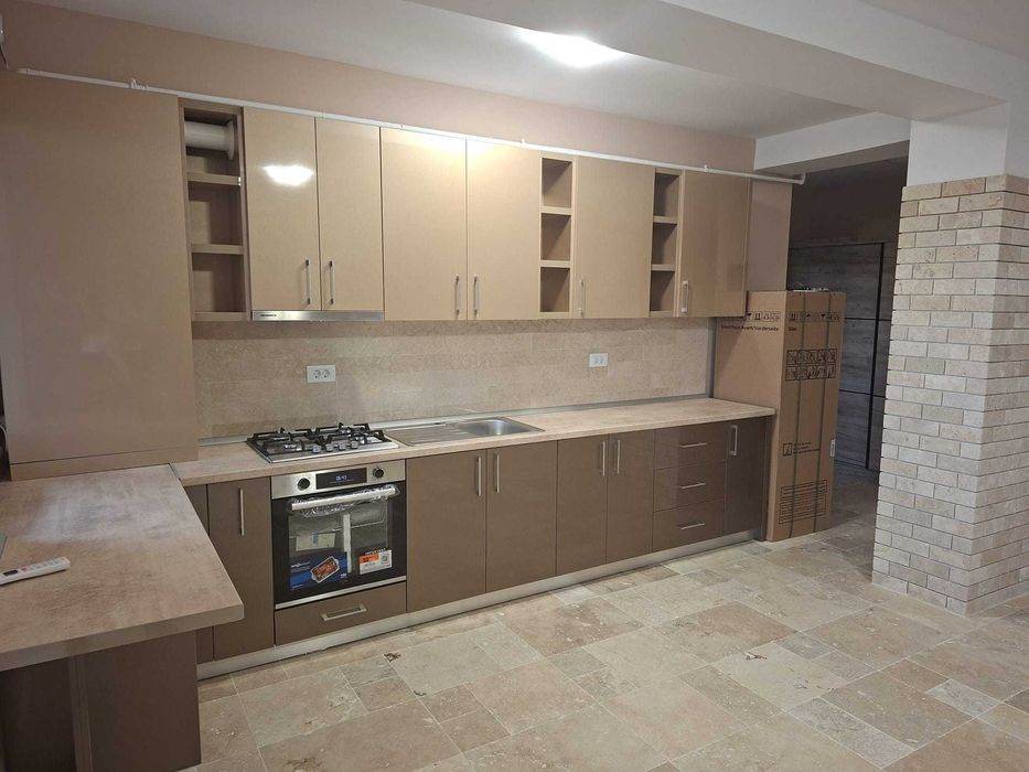 Închiriez apartament 2 camere Rm Vâlcea plus garaj
