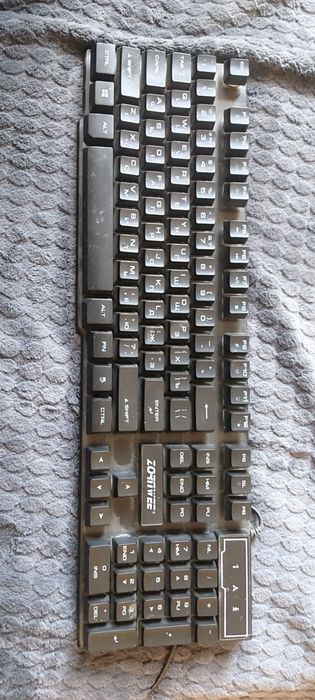 Продам клавиатуру