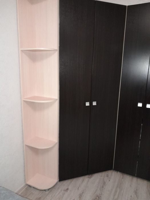 Продам шкаф угловой