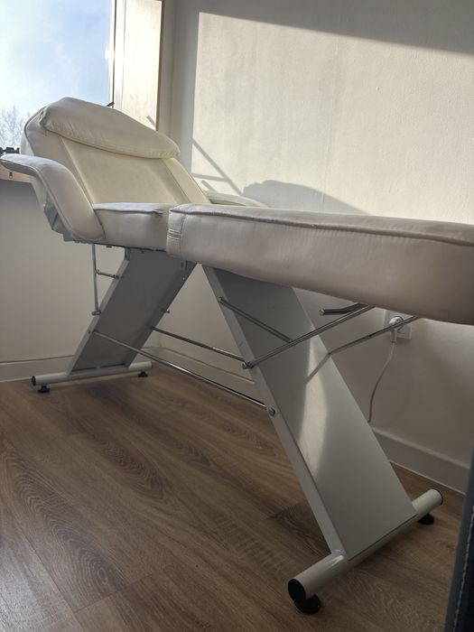 Кушетка с регулируемой спинкой