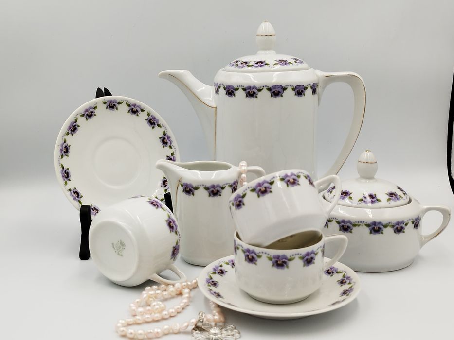 beyer & bock , антикварен сто годишен сервиз за кафе/