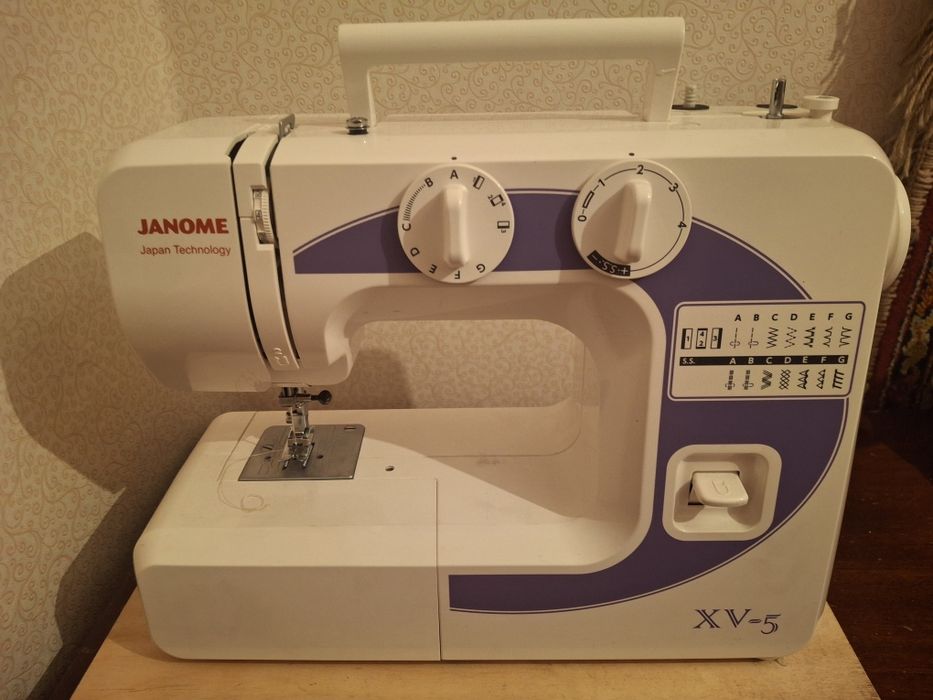 Швейная машина Janome