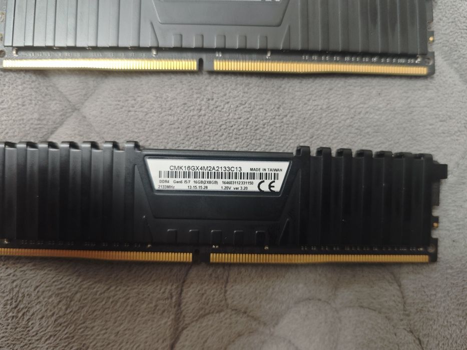 Vând 16 GB de ram DDR4