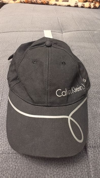 Чисто нова шапка Calvin Klein