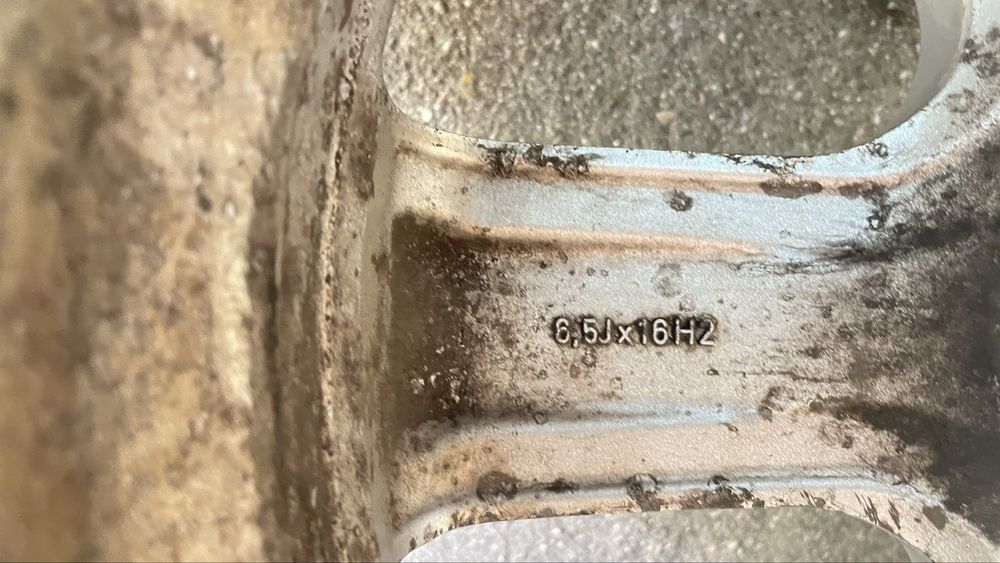 Джанти с гуми 5х112 R16 57.1