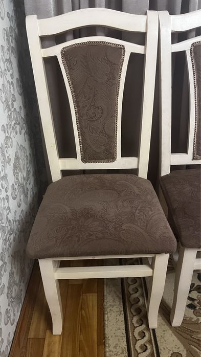 Продам стол 4-4,5 м. с 24 стулями