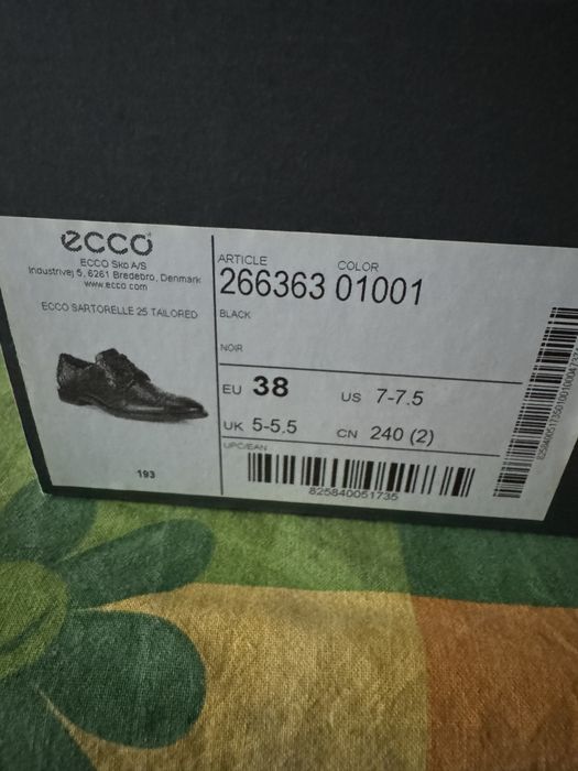 Ecco pantofi dama piele marime 38 in stare buna ,cu cutie