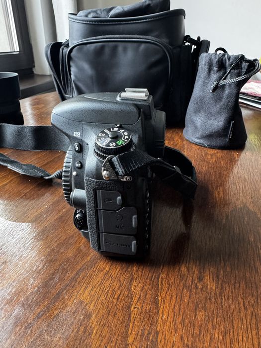 Nikon D750 Фотоапарат, на 3356 кадъра, плюс Nikkor 50mm f/1.8G