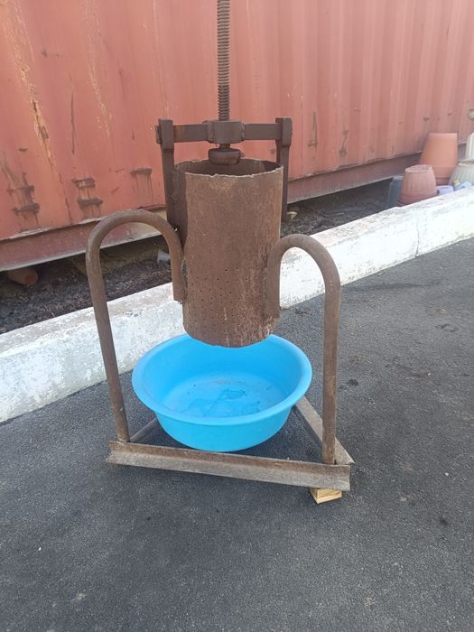 Пресс ручной самодельный, соковыжималка