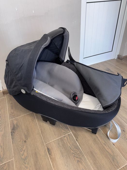 Комбинирана бебешка количка Maxi Cosi Lila Nomad Black и MaxiCosi Jade