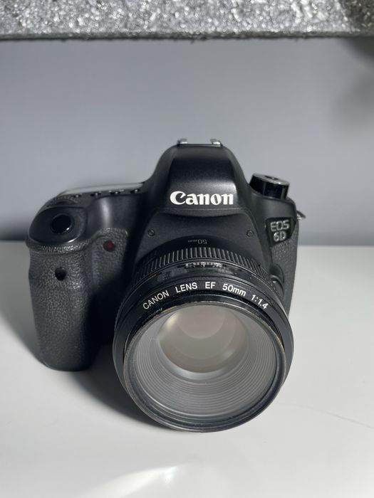 Canon EOS 6D + obiectiv Canon 50mm f/1.4 - Full Frame, stare excelentă