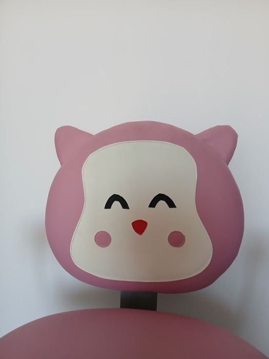 Vând scaun de birou Kitty roz copii