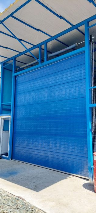 Ușa de garaj  sectionala izolata industriala începând de la 999 euro