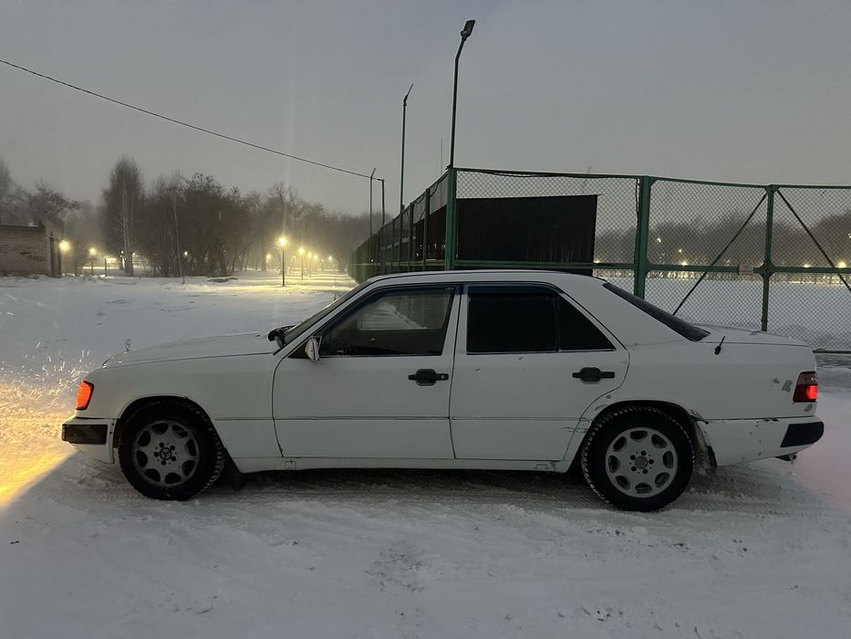 Продам автомобиль w124