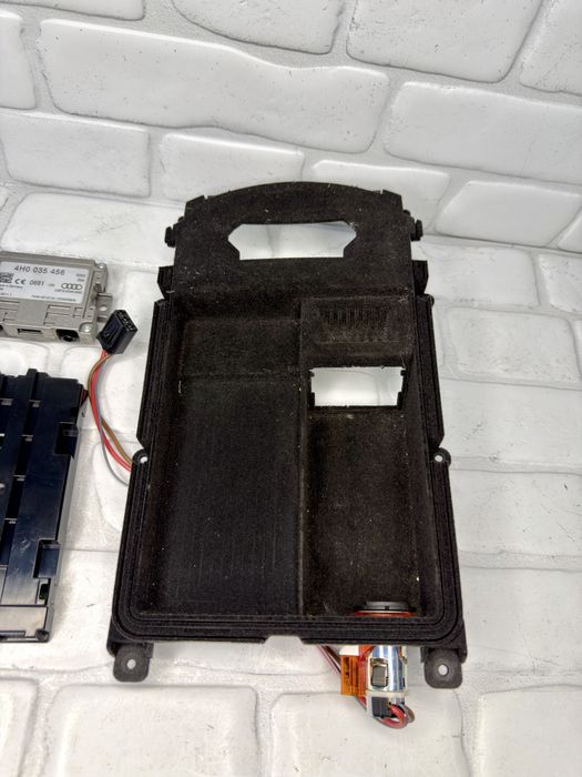 Комплект антена AUDI A6 A7 4G 4G0035502 8V0035507