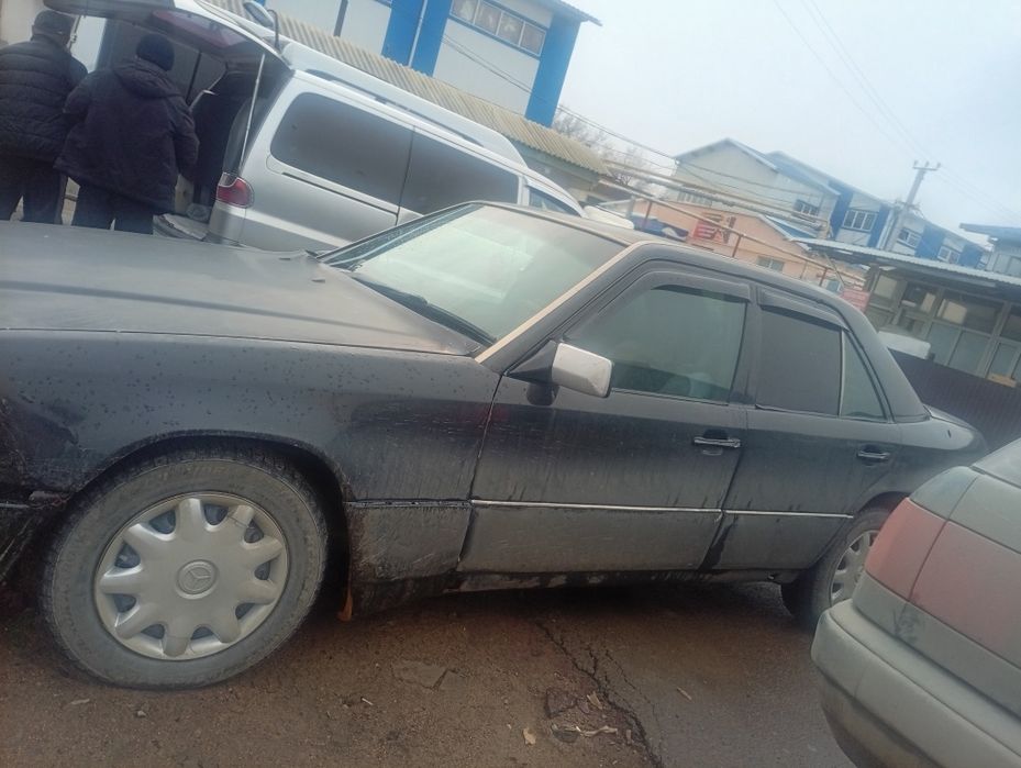 Продю мерс 230 в 124 кузове