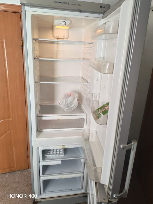 Холодильник б/у.