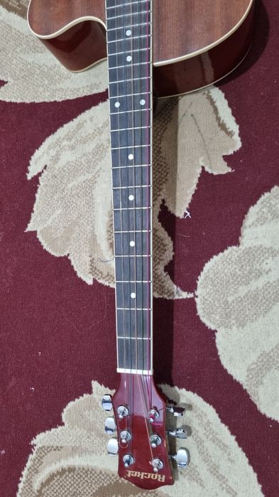 Gitara 'ROCKET', srochna sotiladi.
