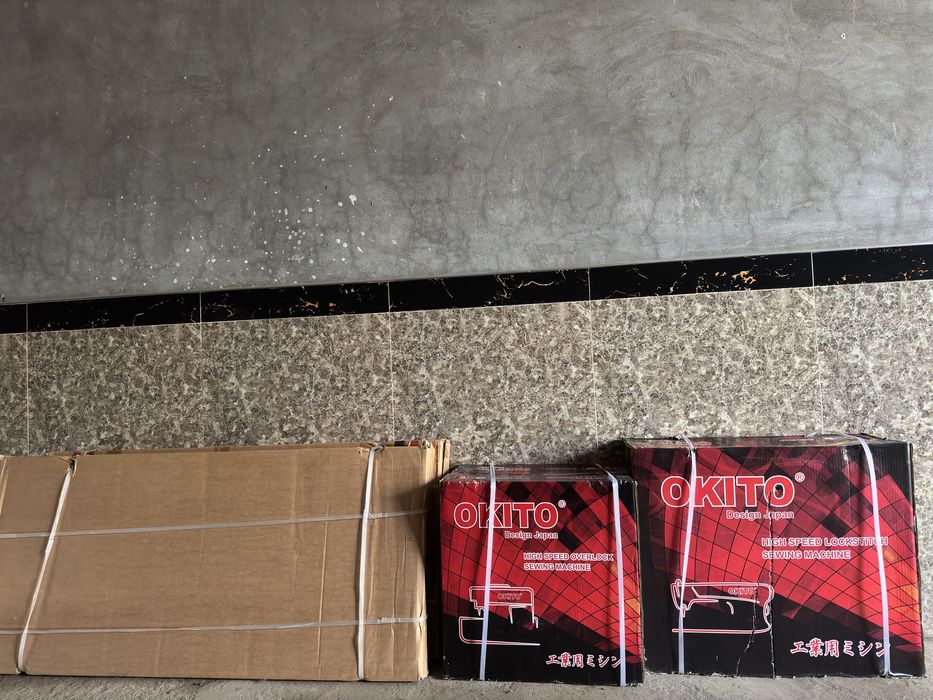 Okito tikuv mashina, overlo  va stollari komplekt