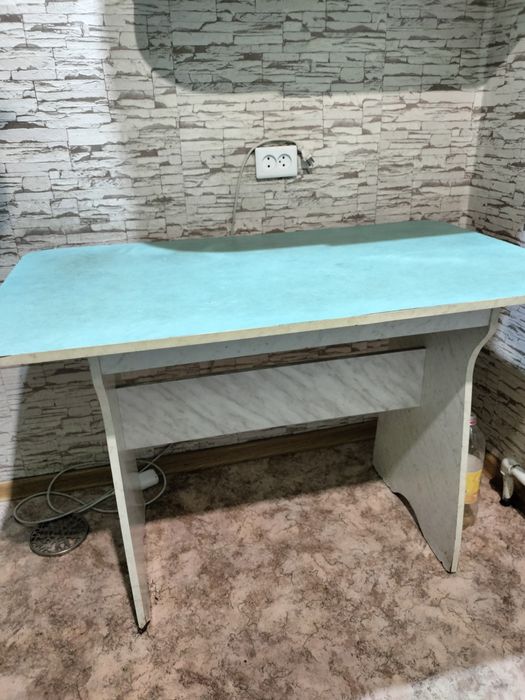 Стол для кухни или