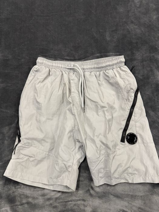 Супер запазени къси панталони C.P company