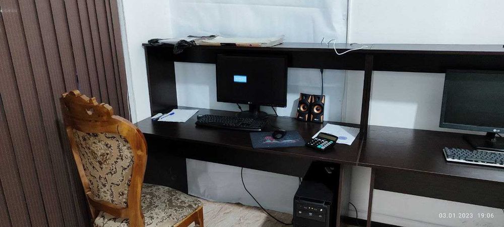 Ofisnoy mebellar sotiladi 2 ta kompyuter stoli bilan