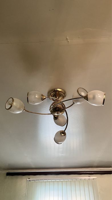 Продается люстры в хорошем состоянии