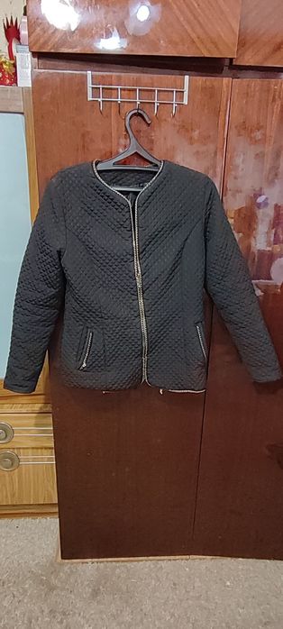 Продам две кофты и куртку