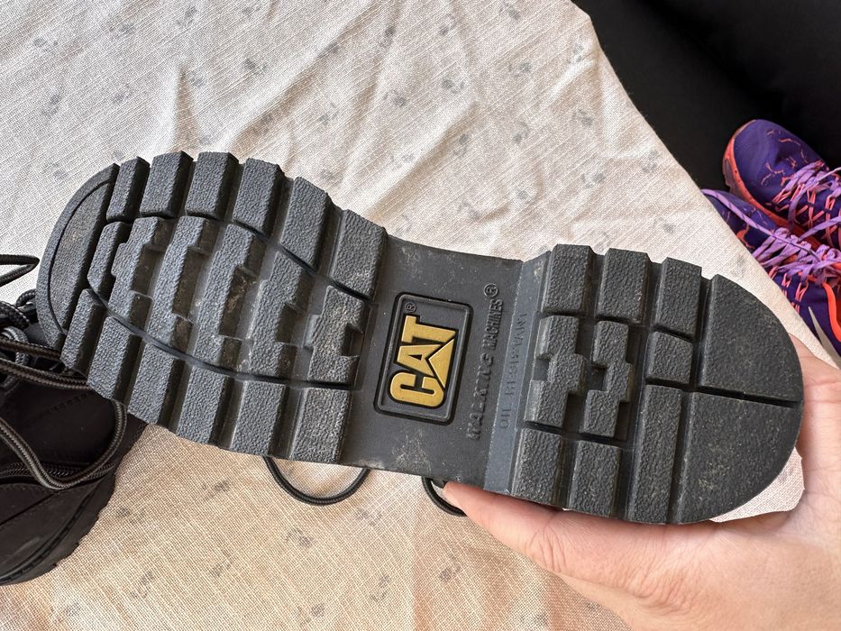 Зимни обувки CAT 37 номер