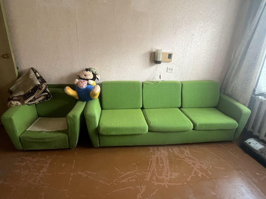 Отдам за коробку конфет