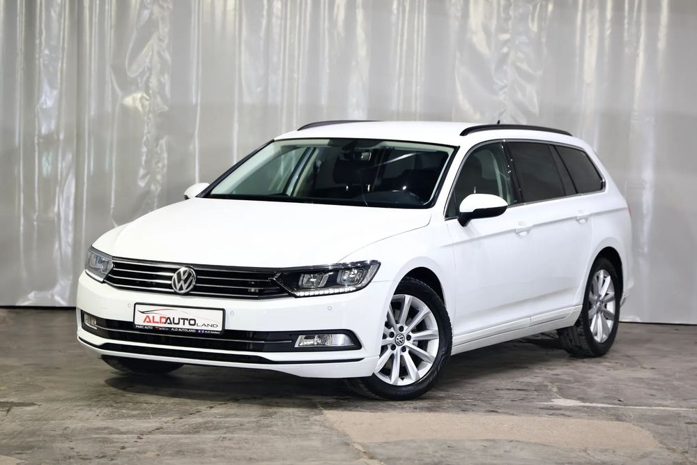 Volkswagen Passat *Distronic *Masaj Sofer *Clima 3 zone *Senzori parcare fata&spate