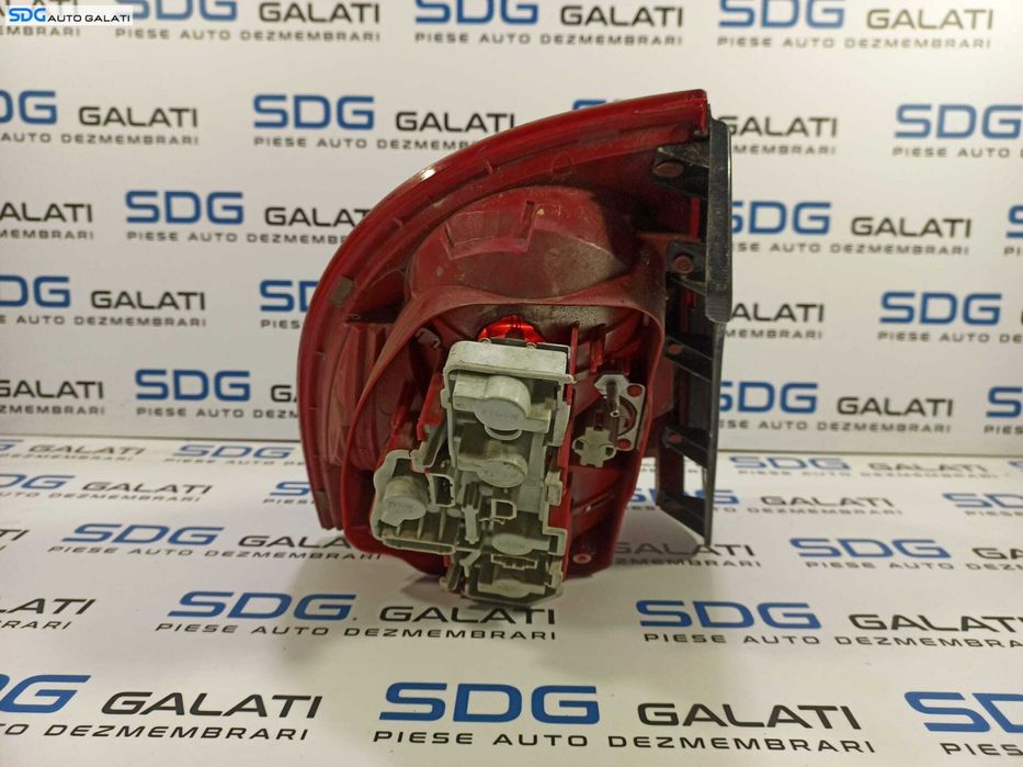 Stop Lampa Tripla Dreapta Volkswagen Passat B5.5 2001 - 2005 [L1381]