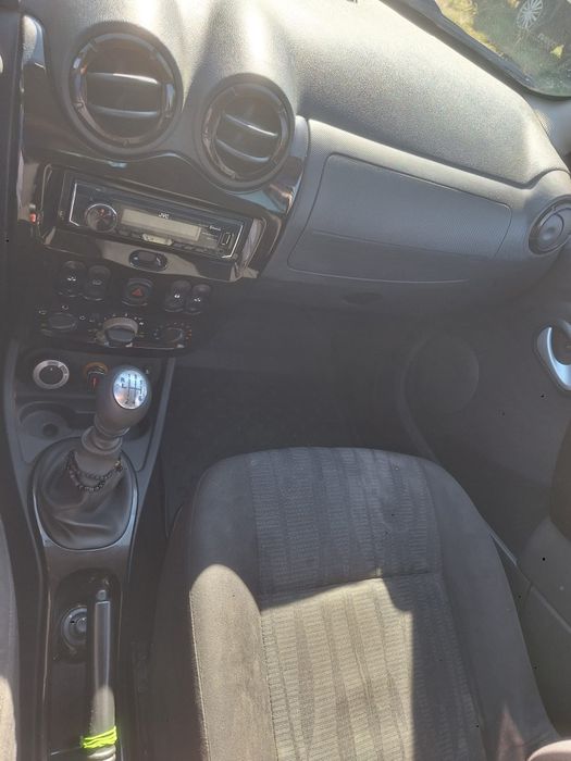 Vând Dacia Duster