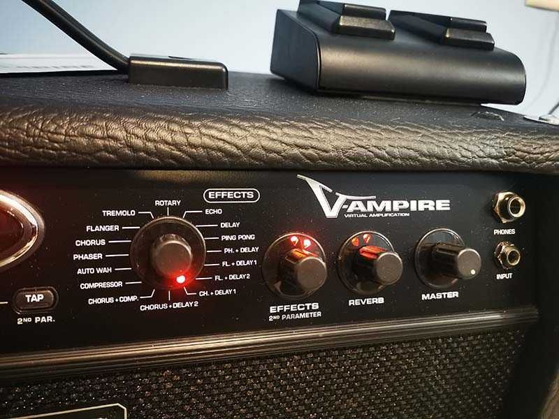 Усилвател кубе berhinger V-ampire LX112 120W вградени ефекти и суич педал