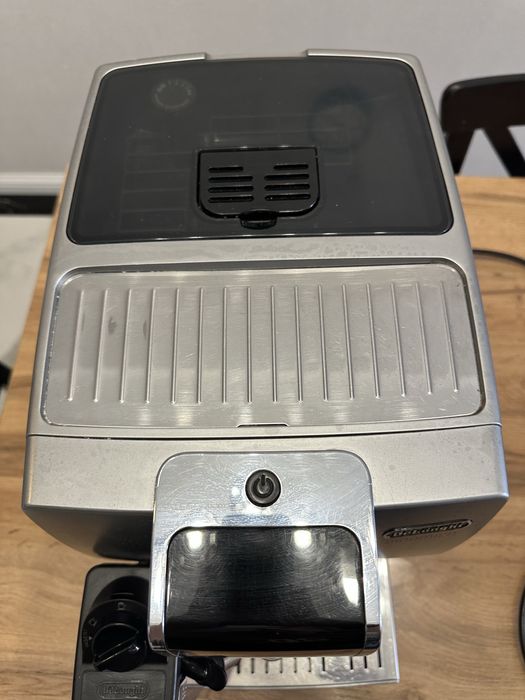 Кофе машина Delonghi