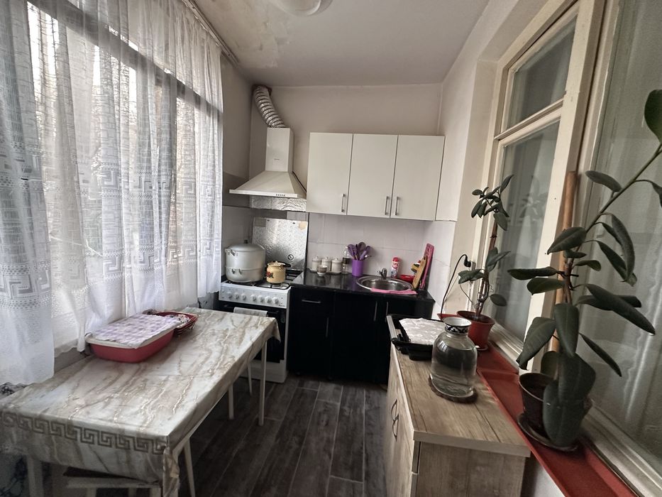 Феруза Продается квартира 3/1/4 балкон 2х3 ор-р: Гинекология