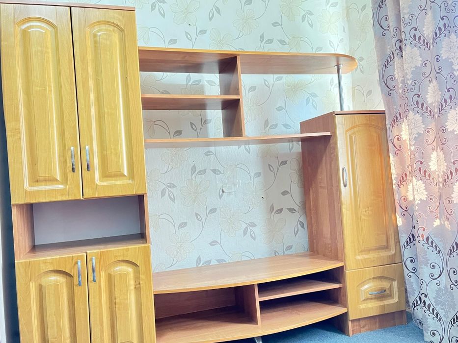 Продам стенку в неплохом состоянии