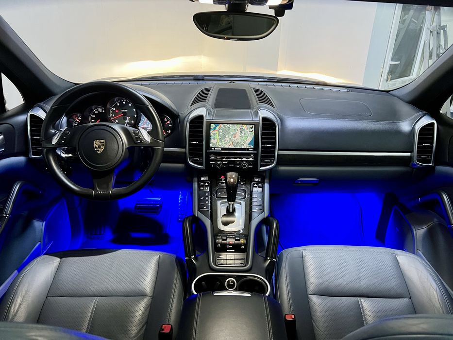 • Porsche Cayenne S / Unic Proprietar / 2013 •