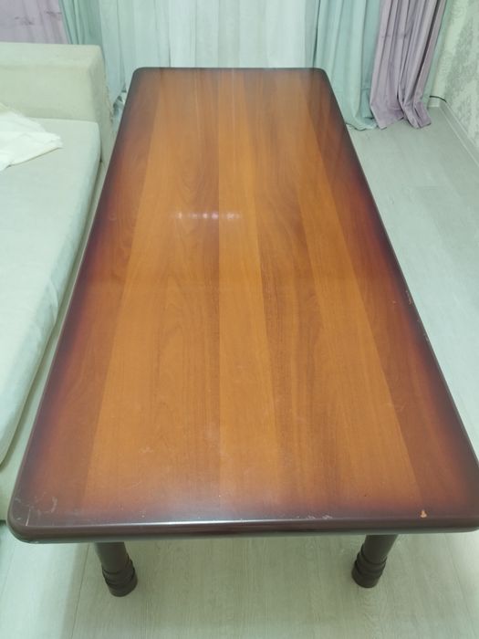 Стол дубовый хороший