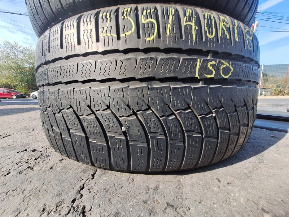 2 anvelope iarna 235/40r18 Nokian Montaj Gratuit