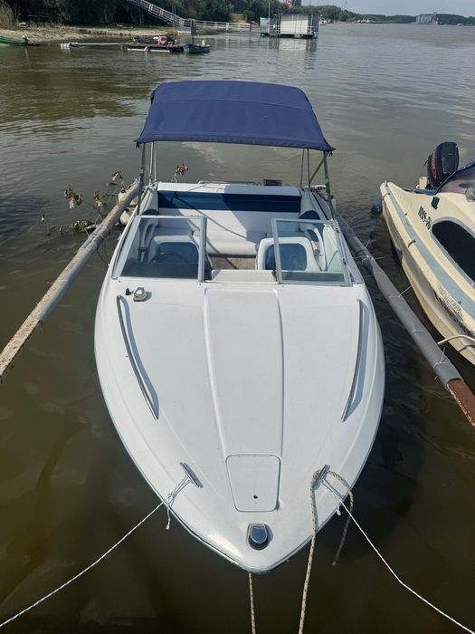 Barca bayliner capry