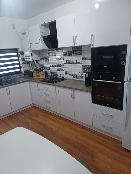 Vând Bucătărie Mobilier + Electrocasnice