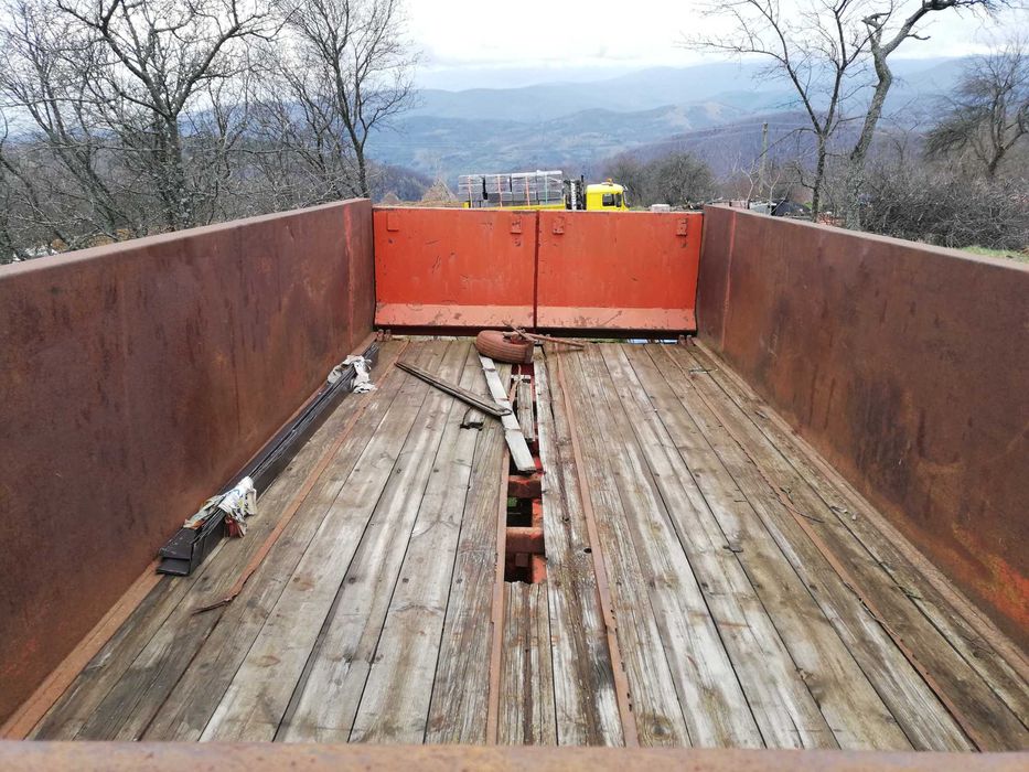 Căruță agricolă nebasculabilă lă 8 tone