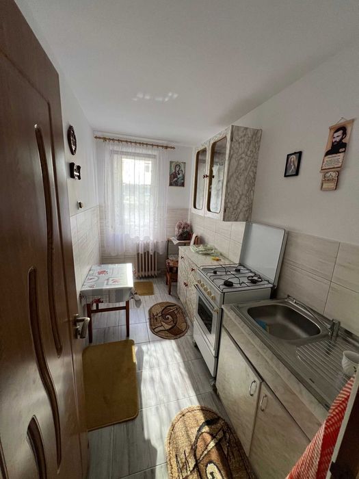 Garsoniera de inchiriat 32 mp in zona burdujeni cuza voda 2